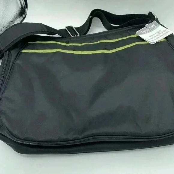 NWT--Trend Lab Diaper Bag Set - Picture 1 of 2